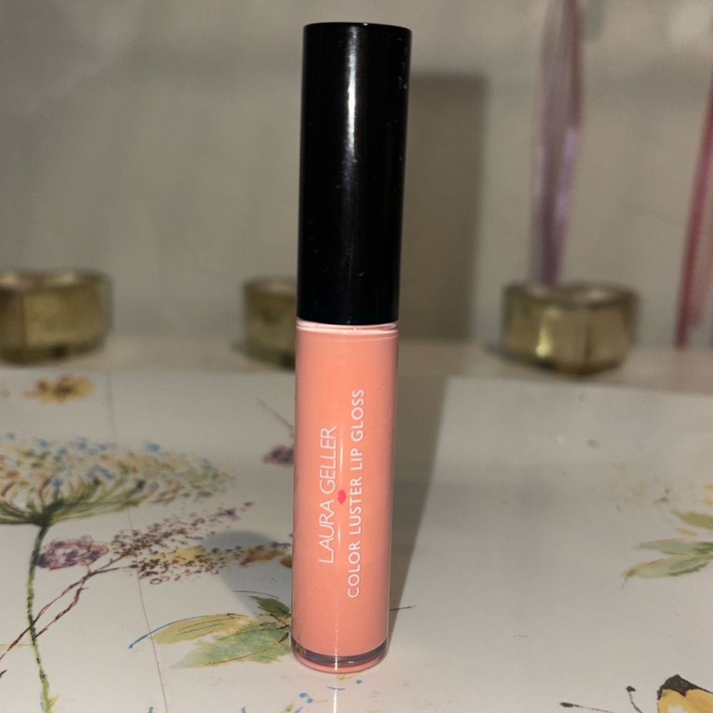 Laura Geller Color Luster Lip Gloss in Pink Cake